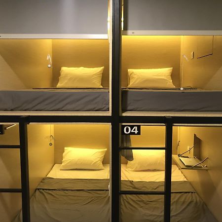 Innbox Capsule Hotel Jembel Zewnętrze zdjęcie