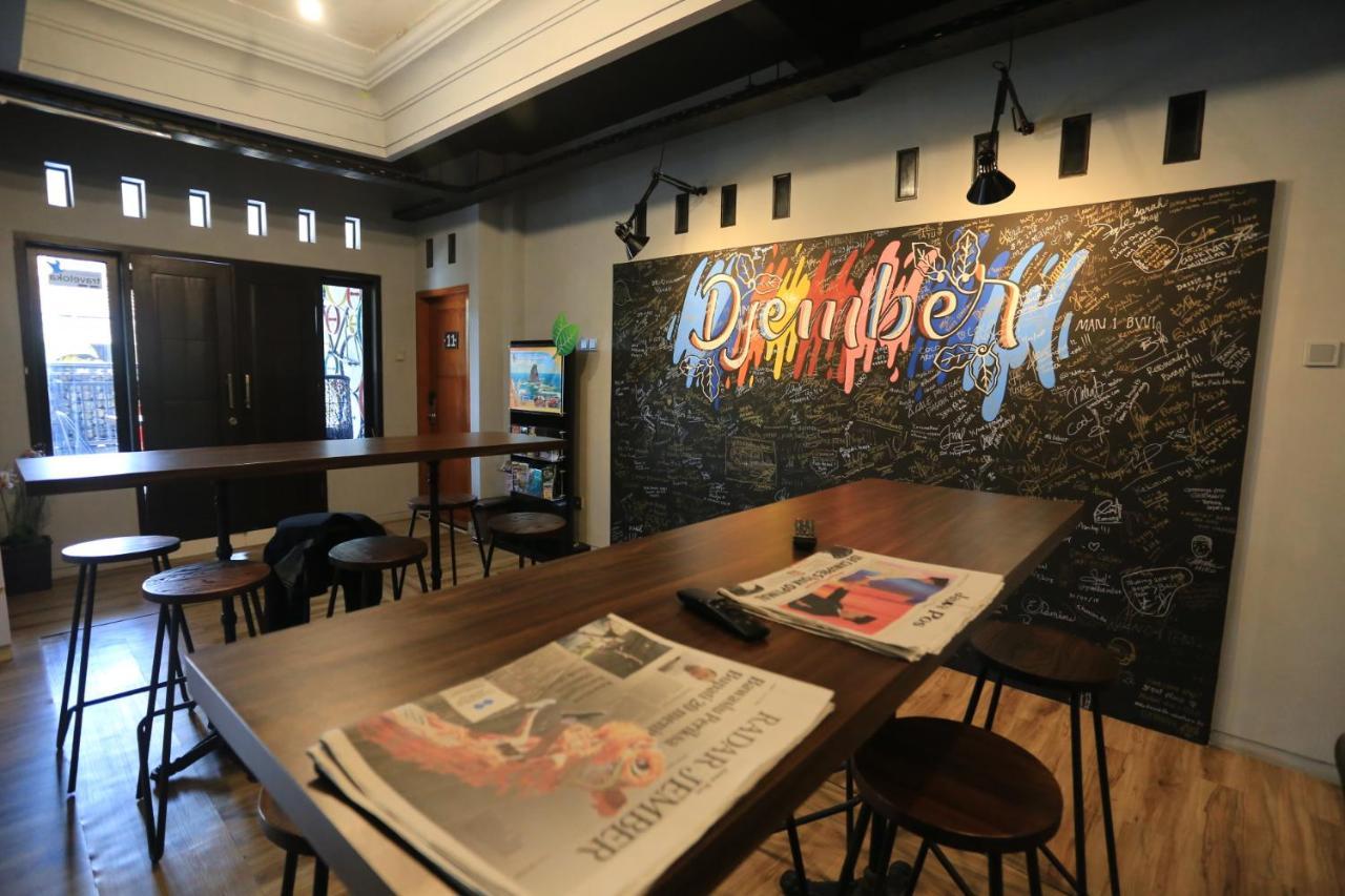 Innbox Capsule Hotel Jembel Zewnętrze zdjęcie